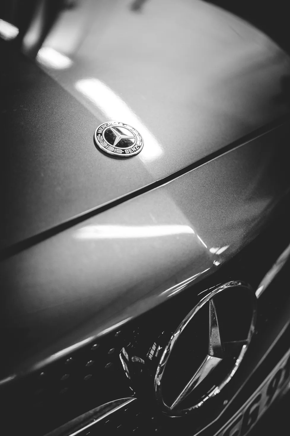 KFZ-Reparatur im Motorraum bei AutoService Sengbusch in Stralsund